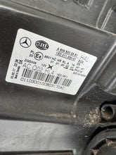 Load image into Gallery viewer, Frontscheinwerfer Mercedes-Benz Sprinter A9068202361 Links Headlight SCH9320547474jn