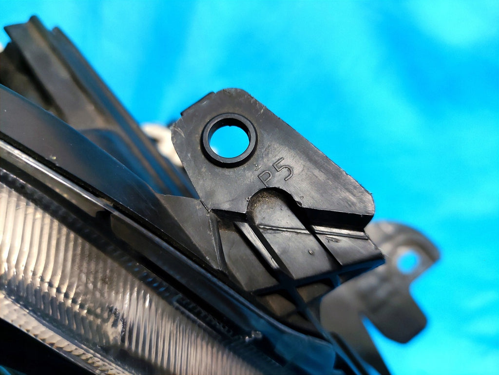 Frontscheinwerfer Toyota Auris 81110-02540 89901955 Xenon Rechts Headlight