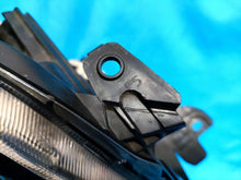 Laden Sie das Bild in den Galerie-Viewer, Frontscheinwerfer Toyota Auris 81110-02540 89901955 Xenon Rechts Headlight