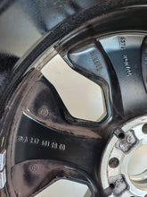 Laden Sie das Bild in den Galerie-Viewer, 1x Alufelge 18 Zoll 7.5&quot; 5x112 53ET Glanz Schwarz A2474012800 Mercedes-Benz W247