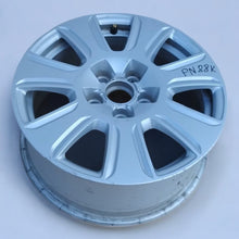 Laden Sie das Bild in den Galerie-Viewer, 1x Alufelge 16 Zoll 6.5&quot; 5x112 33ET Glanz Silber 8U0601025 Audi Q3 Rim Wheel