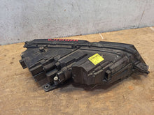 Laden Sie das Bild in den Galerie-Viewer, Frontscheinwerfer Skoda Octavia III 5E1941015D Links Scheinwerfer Headlight SCH1041799734cc