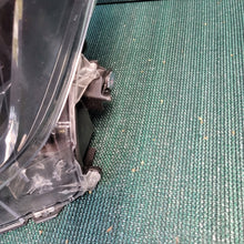 Load image into Gallery viewer, Frontscheinwerfer Toyota Yaris Cross 695060102 Links Scheinwerfer Headlight SCH7255871368qu