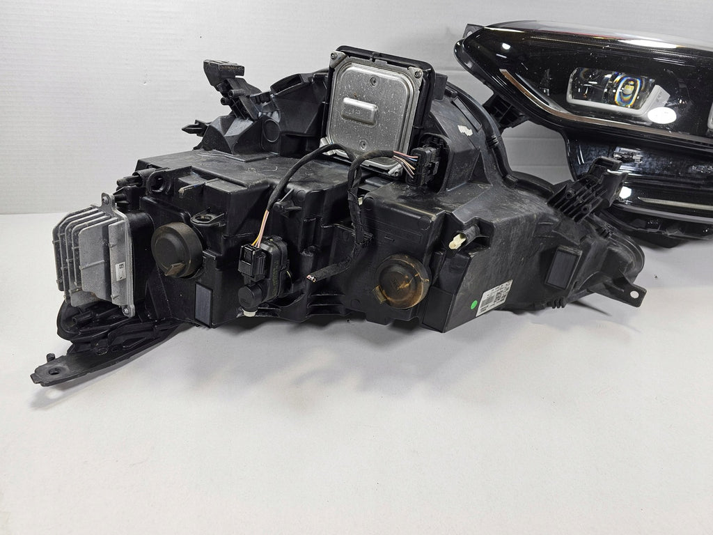 Frontscheinwerfer Renault Megane IV 260601197R 260104596R Ein Satz Headlight SCH6145630336km