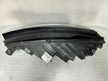 Laden Sie das Bild in den Galerie-Viewer, Frontscheinwerfer Skoda Octavia IV 5E4941016 Full LED Rechts Headlight SCH5229844679iq