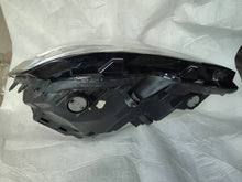 Laden Sie das Bild in den Galerie-Viewer, Frontscheinwerfer VW Transporter Caravelle 7E1941006A Rechts Headlight