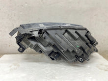 Laden Sie das Bild in den Galerie-Viewer, Frontscheinwerfer Skoda Octavia IV 5E4941015 LED Links Scheinwerfer Headlight SCH6773773312pi