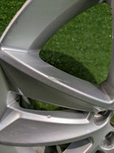 Load image into Gallery viewer, 1x Alufelge 17 Zoll 7.0" 5x108 40 5ET Glanz Silber 31471309 Volvo V70 I V60 S60 FEL5186564593ph