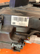 Load image into Gallery viewer, Frontscheinwerfer Mitsubishi Outlander 8301D3-32 LED Rechts Headlight