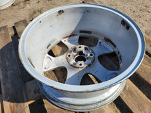 Load image into Gallery viewer, 1x Alufelge 17 Zoll 7.5&quot; 4x108 29ET 9684883880 Peugeot Rim Wheel