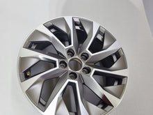 Laden Sie das Bild in den Galerie-Viewer, 1x Alufelge 16 Zoll 7.0&quot; 5x100 46ET 6V0601025B Skoda Fabia Iii Rim Wheel