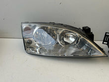 Laden Sie das Bild in den Galerie-Viewer, Frontscheinwerfer Ford Mondeo 1S71-13006-AM 1S71-13005-AM LED Rechts oder Links