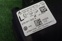 Laden Sie das Bild in den Galerie-Viewer, Frontscheinwerfer VW 5TB941005A Links Scheinwerfer Headlight SCH2046125770jr