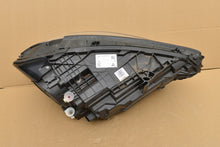 Laden Sie das Bild in den Galerie-Viewer, Frontscheinwerfer Mercedes-Benz W177 A1779065704 Links Scheinwerfer Headlight SCH8063398071nj