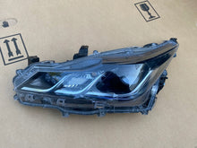 Laden Sie das Bild in den Galerie-Viewer, Frontscheinwerfer Toyota Corolla Links Scheinwerfer Headlight