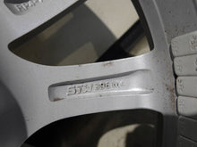 Laden Sie das Bild in den Galerie-Viewer, 1x Alufelge 16 Zoll 7.0" 4x100 35ET Glanz Silber KBA47636 Dacia Sandero Ii FEL7981028996vs