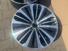 Load image into Gallery viewer, 1x Alufelge 18 Zoll 8.0&quot; 5x108 42ET Glanz Graphit 32209455 Mg S90 Rim Wheel