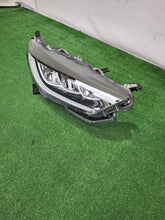 Load image into Gallery viewer, Frontscheinwerfer Toyota 4 Yaris LED Rechts Scheinwerfer Headlight