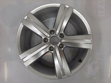 Load image into Gallery viewer, 1x Alufelge 17 Zoll 7.5" 5x112 47ET Glanz Silber 3AA601025E VW Passat B7 FEL6455605124fz