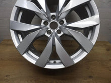 Laden Sie das Bild in den Galerie-Viewer, 1x Alufelge 20 Zoll 9.0" 5x112 33ET 760601025C VW Touareg Rim Wheel FEL4777945598io