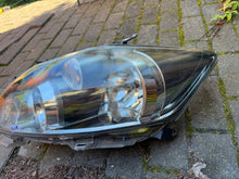 Laden Sie das Bild in den Galerie-Viewer, Frontscheinwerfer Toyota Auris Xenon Ein Stück (Rechts oder Links) Headlight SCH2719323082js