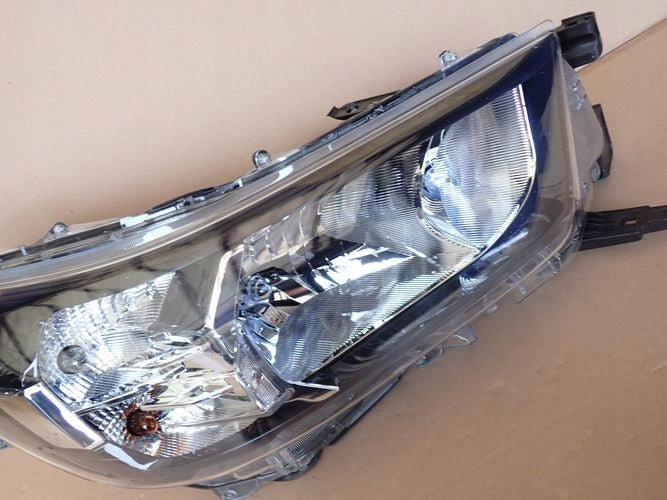 Frontscheinwerfer Toyota Hilux VIII 1EJ-923364-040 Rechts Scheinwerfer Headlight SCH2577610801zq