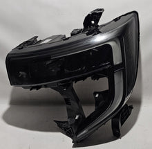 Laden Sie das Bild in den Galerie-Viewer, Frontscheinwerfer Nissan Interstar Master III 260609073R Links Headlight SCH1607723533kn
