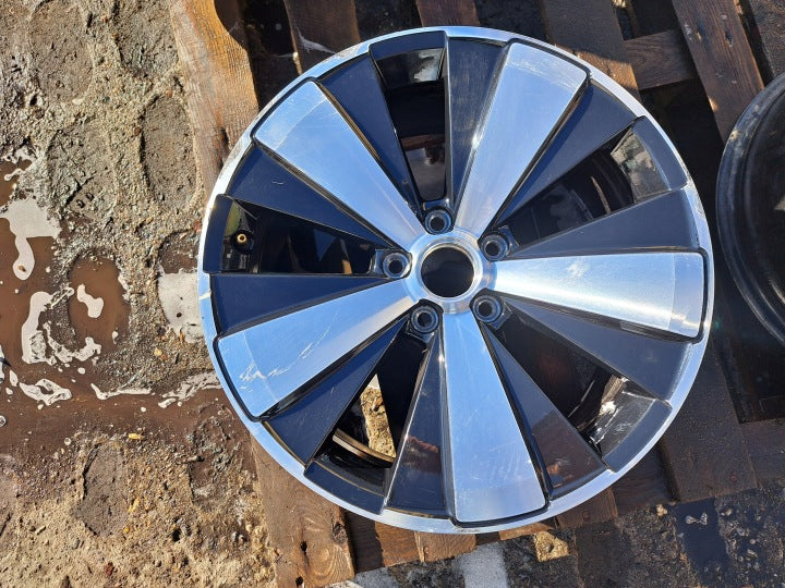 1x Alufelge 18 Zoll 8.0" 5x112 48ET Glanz Schwarz 5C0601025AK VW New Beetle FEL4663191733sn