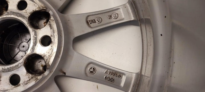4x Alufelge 17 Zoll 6.5" 5x112 44ET Glanz Silber A1774010300 Mercedes-Benz W247 FEL3955974456wo