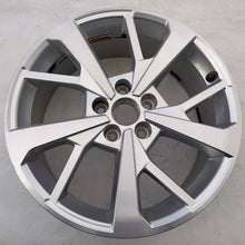 Laden Sie das Bild in den Galerie-Viewer, 1x Alufelge 18 Zoll 7.0" 5x112 43ET 83A601025J Audi Q3 Rim Wheel FEL4595858156sr