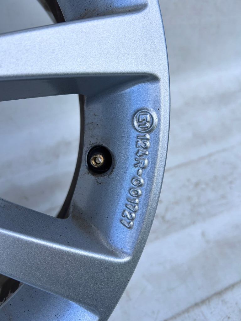 1x Alufelge 15 Zoll 6.0" 4x100 48ET Silber K7400ADE05 Hyundai I10 Rim Wheel