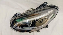 Laden Sie das Bild in den Galerie-Viewer, Frontscheinwerfer Mercedes-Benz W246 A2469062601 LED Links Headlight SCH3920387423bx