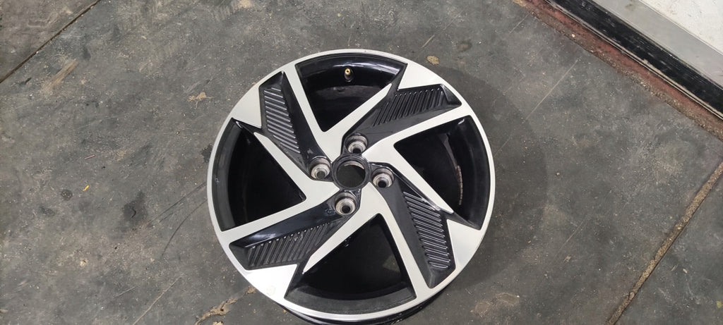 1x Alufelge 16 Zoll 6.5" 4x100 48ET 52910-K7200 Hyundai I10 Iii Rim Wheel FEL5181585381ap