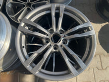 Laden Sie das Bild in den Galerie-Viewer, 1x Alufelge 18 Zoll 8.5&quot; 5x112 47ET Glanz Graphit 7852492 BMW 3 F30 F31