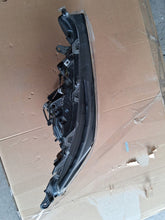 Laden Sie das Bild in den Galerie-Viewer, Frontscheinwerfer Toyota V I BCHC6777 LED Rechts Scheinwerfer Headlight SCH9101279338yb