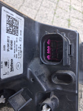 Laden Sie das Bild in den Galerie-Viewer, Frontscheinwerfer Seat Tarraco 5FJ941007D Links Scheinwerfer Headlight SCH2369818592us