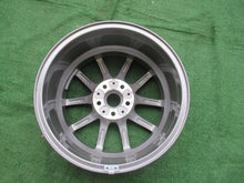 Laden Sie das Bild in den Galerie-Viewer, 1x Alufelge 17 Zoll 8.0" 5x112 23ET Glanz Grau 6886153 BMW Z4 G29 Rim Wheel FEL8948455571yo