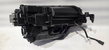 Laden Sie das Bild in den Galerie-Viewer, Frontscheinwerfer Skoda Karoq 57B941035B 002477430 Links Scheinwerfer Headlight SCH9409913166iu