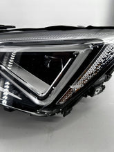 Load image into Gallery viewer, Frontscheinwerfer Seat Leon 5FB941007J LED Ein Stück (Rechts oder Links)