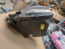 Laden Sie das Bild in den Galerie-Viewer, Frontscheinwerfer Hyundai Tucson Nx4e 92102N7100 Full LED Rechts Headlight