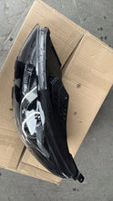Load image into Gallery viewer, Frontscheinwerfer Hyundai I30 92101-G451000 Links Scheinwerfer Headlight SCH5159716694ux