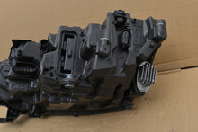 Laden Sie das Bild in den Galerie-Viewer, Frontscheinwerfer Skoda Octavia IV 030111823200 Rechts Scheinwerfer Headlight SCH9382287707yw