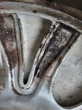 Load image into Gallery viewer, 1x Alufelge 18 Zoll 7.5" 5x108 49ET Glanz Silber 9671401877 Peugeot 308 Ii FEL5926228379kl