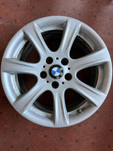 Laden Sie das Bild in den Galerie-Viewer, 1x Alufelge 17 Zoll 8.0" 5x120 34ET Glanz Silber 6856893 BMW 3 F34 Rim Wheel FEL9146884480me