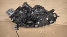 Laden Sie das Bild in den Galerie-Viewer, Frontscheinwerfer VW Polo 2G1941035M Links Scheinwerfer Headlight SCH2141372541wc