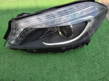 Laden Sie das Bild in den Galerie-Viewer, Frontscheinwerfer Mercedes-Benz W176 A1768200661KZ Bi-Xenon Ein Satz Headlight SCH1323453442nv