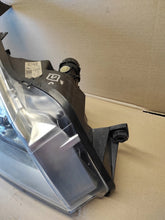 Laden Sie das Bild in den Galerie-Viewer, Frontscheinwerfer Renault Espace IV 8200394707 Rechts Scheinwerfer Headlight SCH3906832413yr