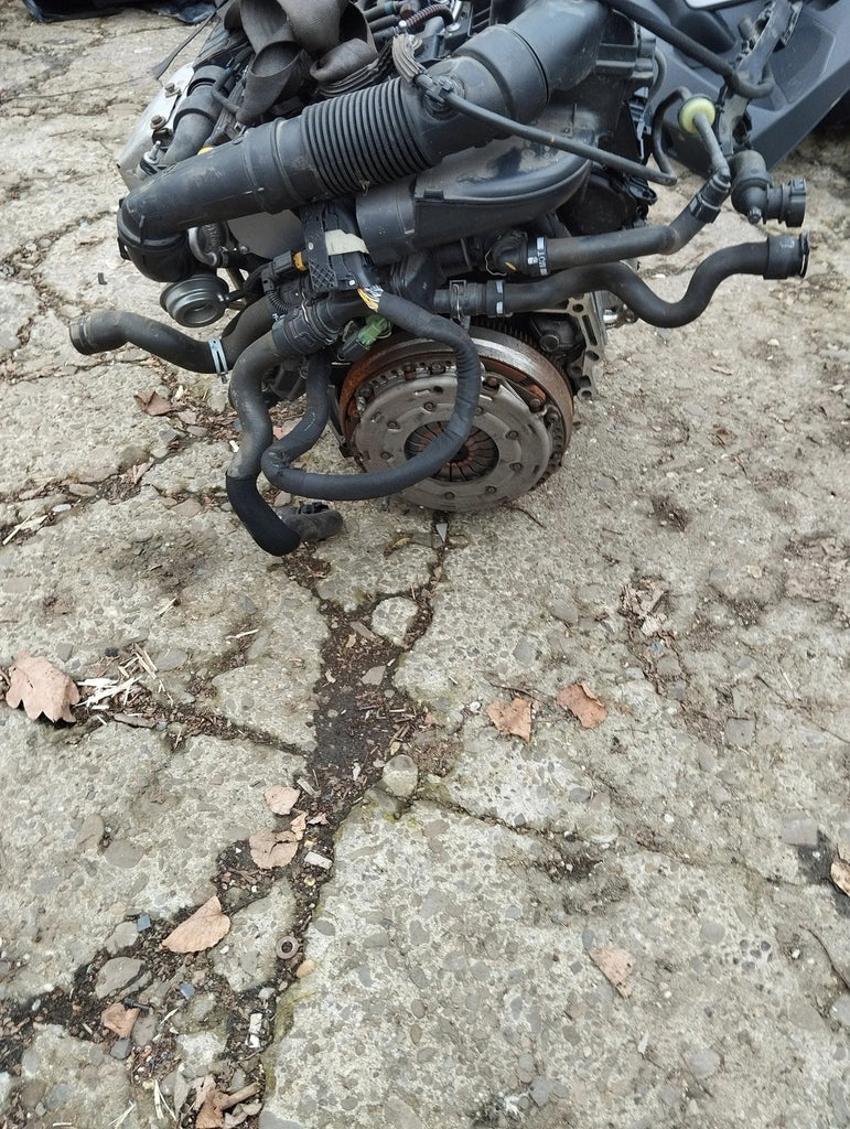 Motor Peugeot 2008 II 308 208 10XT17 HN02 1.2 THP Benzin Engine Unkomplett