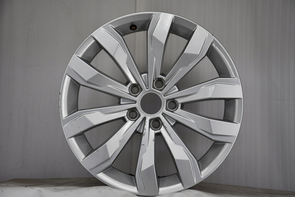 1x Alufelge 17 Zoll 7.0" 5x112 45ET Glanz Silber 2GA601025A VW Rim Wheel FEL9794730727pj