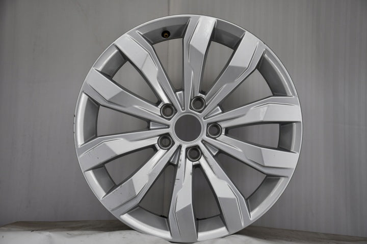 1x Alufelge 17 Zoll 7.0" 5x112 45ET Glanz Silber 2GA601025A VW Rim Wheel FEL9794730727pj